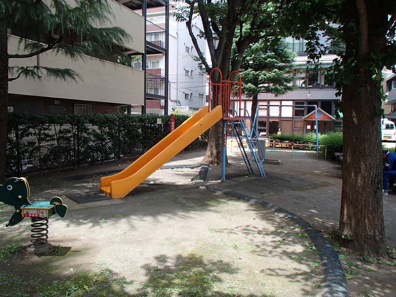 南青山三丁目児童遊園の風景